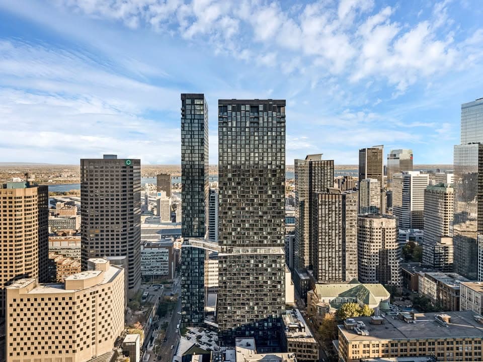 🔥 PENTHOUSE ULTRA LUXUEUX À LOUER – CENTRE-VILLE DE MONTRÉAL 🔥