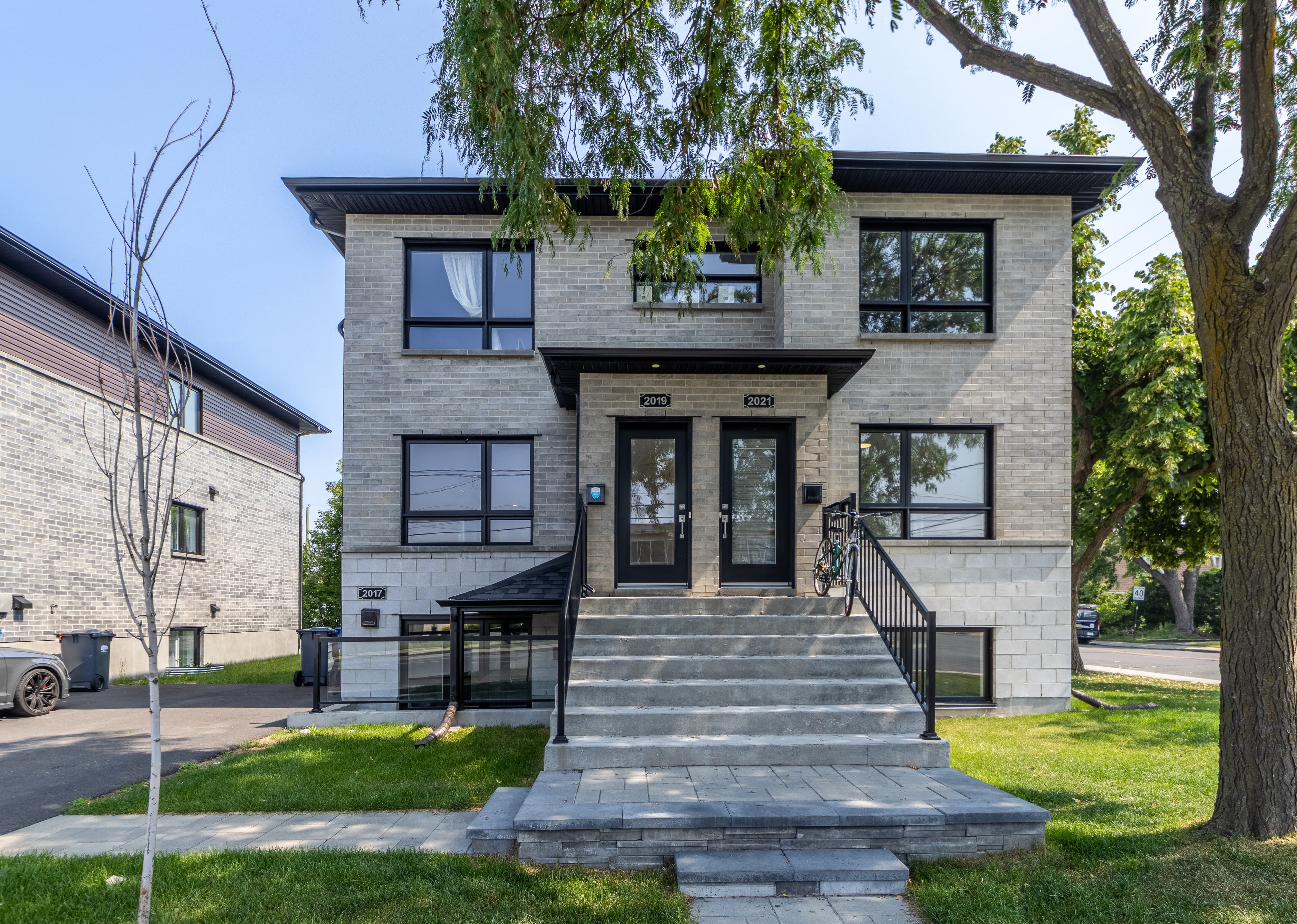 2019 Rue Ste-Hélène Longueuil (Le Vieux-Longueuil) J4K 3T4